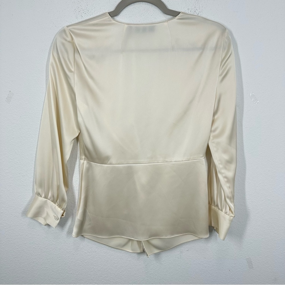 Theory Cream Satin Twist Front Romantic Blouse Size 0 Date Night Anniversary - Picture 9 of 9